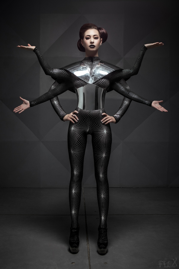 Певица Атмосфера - Ольга Бутусова: фото Alien Girl
